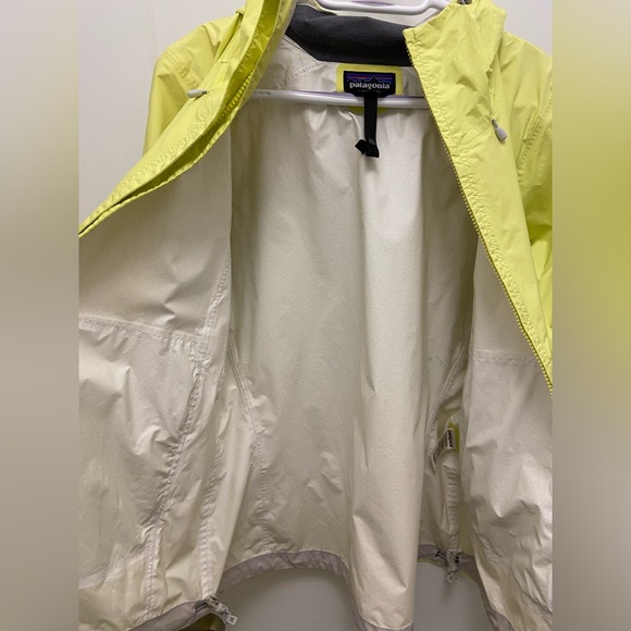 PATAGONIA Women's Torrentshell Jacket in Neon Yellow (Size Small) - Picture 16 of 16